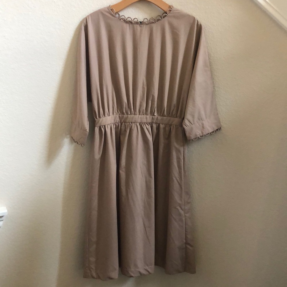 Mid sleeve dress